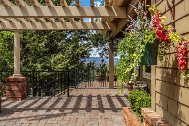 1748 NW Farewell Drive, Bend, OR 97703