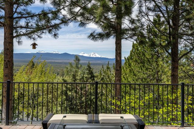 1748 NW Farewell Drive, Bend, OR 97703