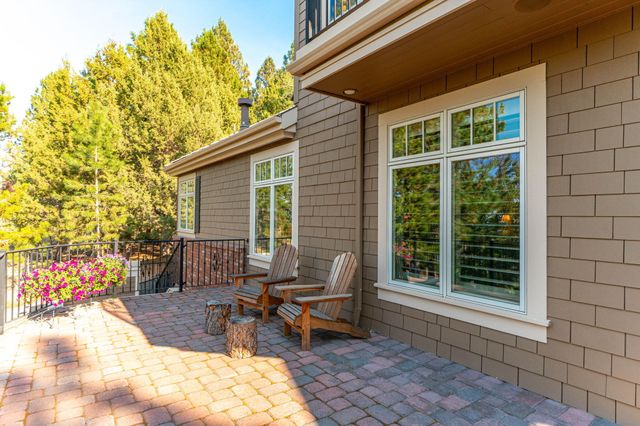 1748 NW Farewell Drive, Bend, OR 97703