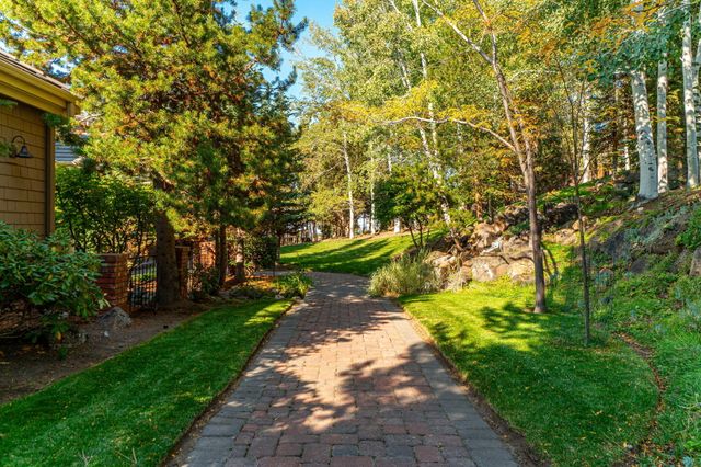 1748 NW Farewell Drive, Bend, OR 97703