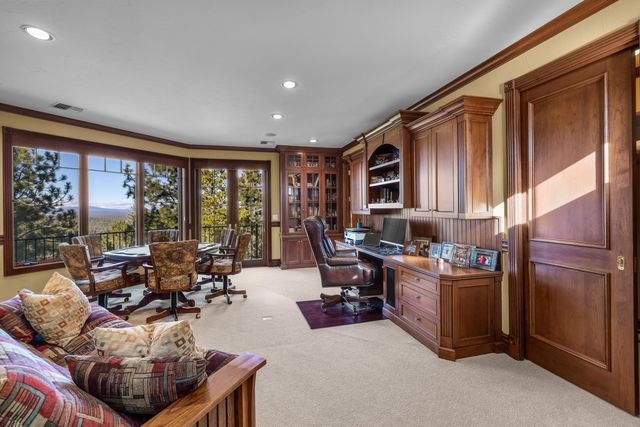 1748 NW Farewell Drive, Bend, OR 97703