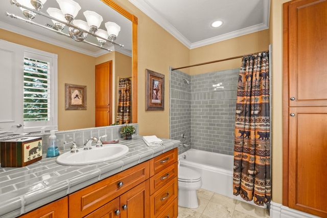 1748 NW Farewell Drive, Bend, OR 97703