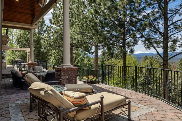 1748 NW Farewell Drive, Bend, OR 97703