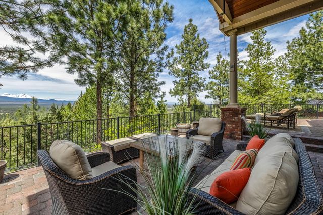 1748 NW Farewell Drive, Bend, OR 97703