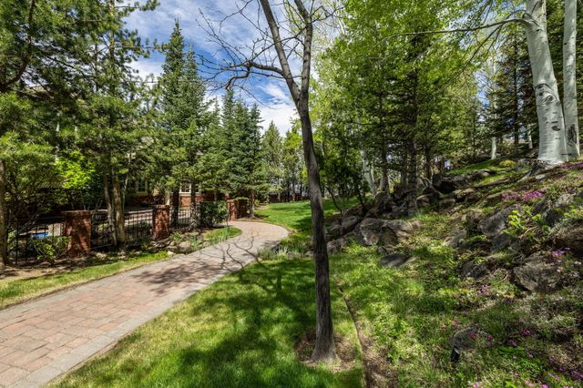 1748 NW Farewell Drive, Bend, OR 97703