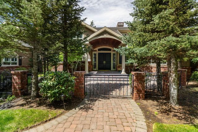 1748 NW Farewell Drive, Bend, OR 97703