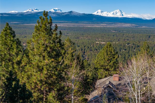 1748 NW Farewell Drive, Bend, OR 97703