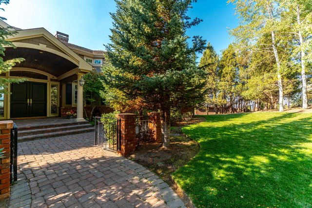 1748 NW Farewell Drive, Bend, OR 97703