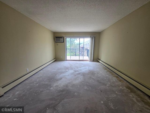 2800 Hillsboro Avenue N 315, New Hope, MN 55427
