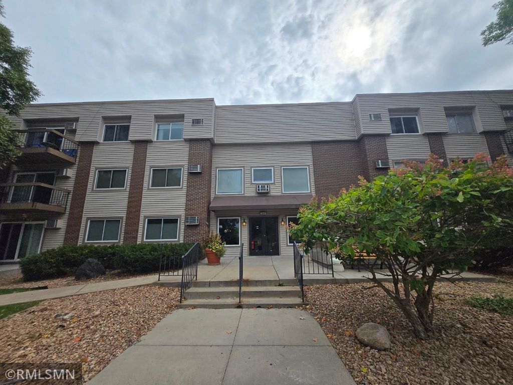 2800 Hillsboro Avenue N 315, New Hope, MN 55427 — photo 2