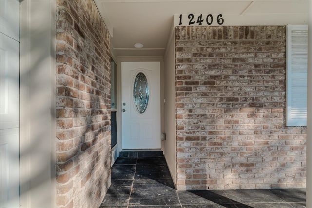 12406 Whittington Drive, Houston, TX 77077