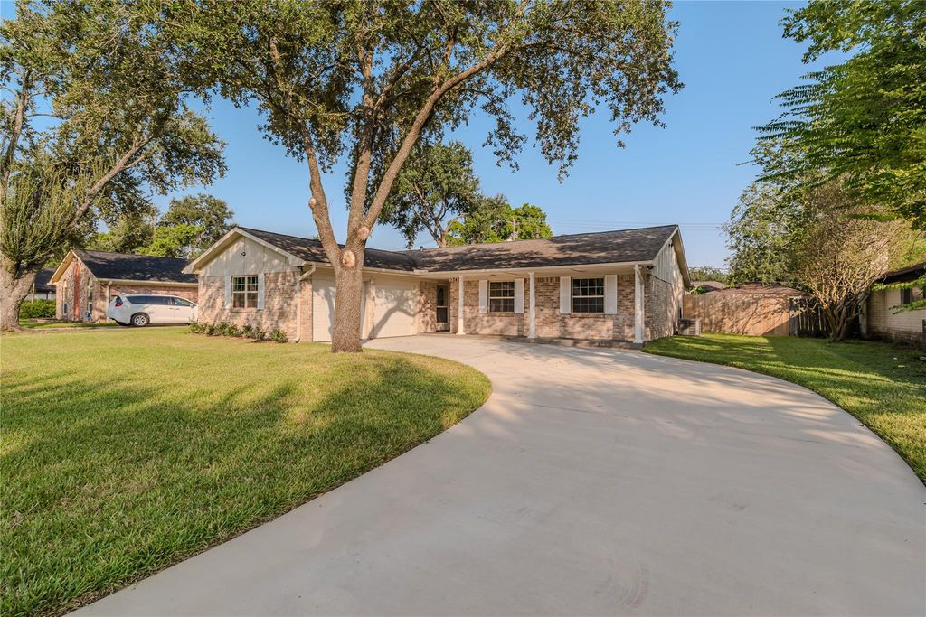 12406 Whittington Drive, Houston, TX 77077