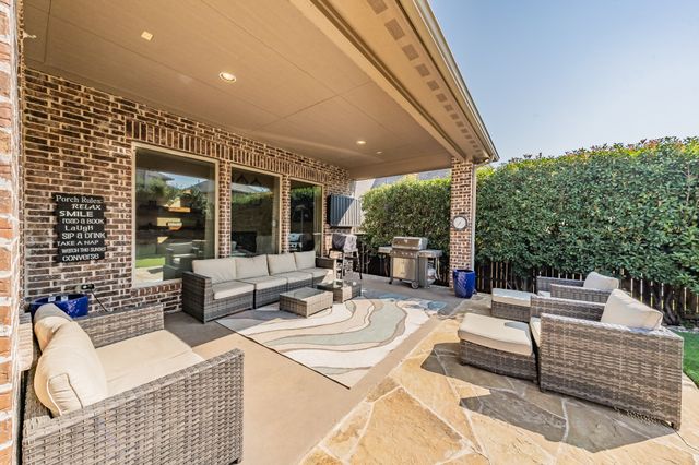 1008 Broadmoor Way, Roanoke, TX 76262