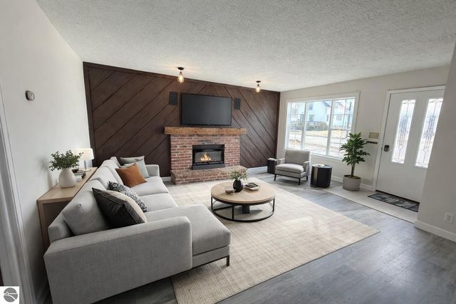 1005 E Chippewa Street, Mt Pleasant, MI 48858