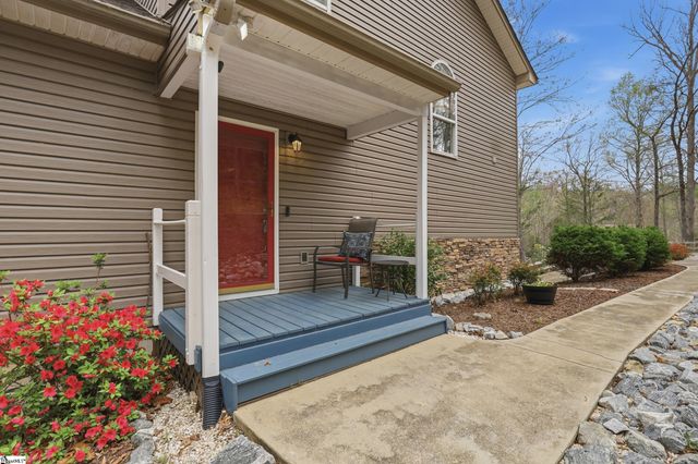 209 Falcon Crest Way, Pickens, SC 29671