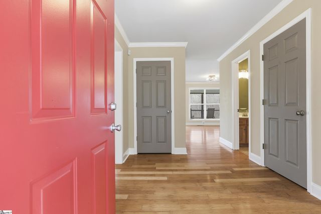 209 Falcon Crest Way, Pickens, SC 29671