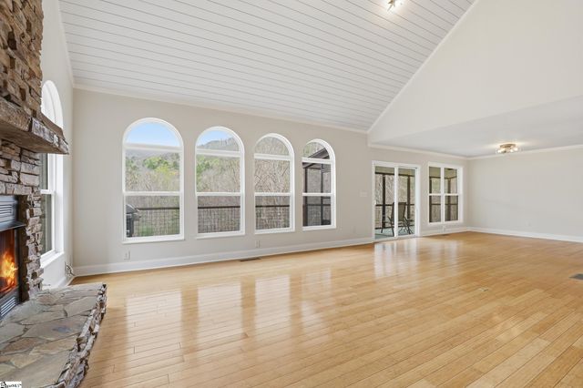 209 Falcon Crest Way, Pickens, SC 29671