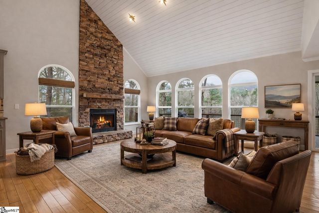 209 Falcon Crest Way, Pickens, SC 29671