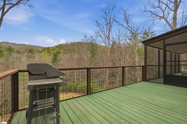 209 Falcon Crest Way, Pickens, SC 29671