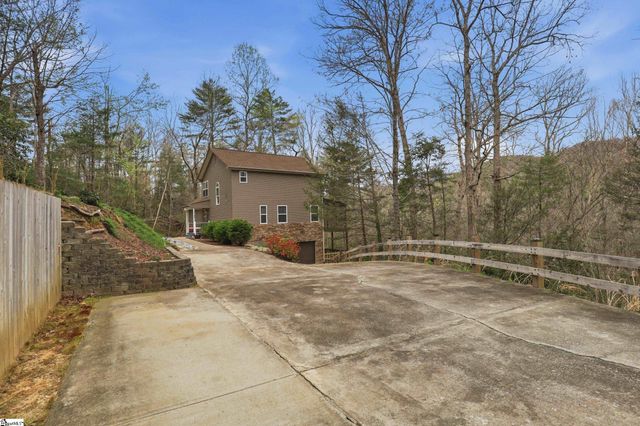 209 Falcon Crest Way, Pickens, SC 29671