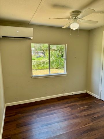 914 Pawnee Trail, Granbury, TX 76048