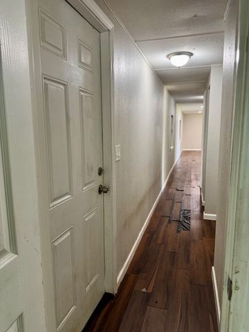 914 Pawnee Trail, Granbury, TX 76048