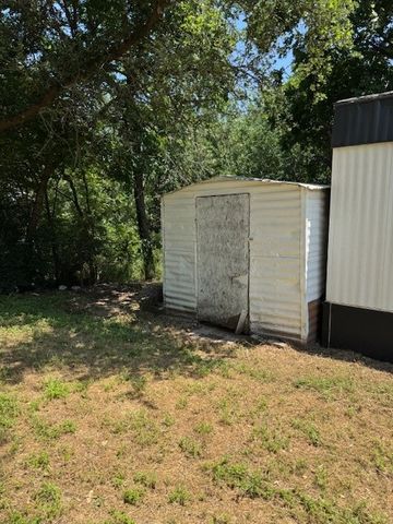 914 Pawnee Trail, Granbury, TX 76048