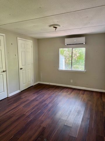 914 Pawnee Trail, Granbury, TX 76048