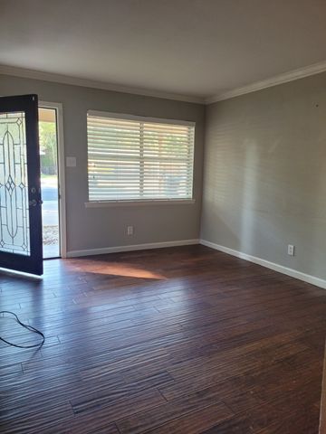 304 Fairmont Avenue, Corsicana, TX 75110