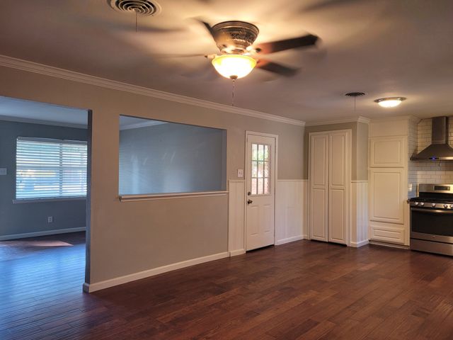 304 Fairmont Avenue, Corsicana, TX 75110