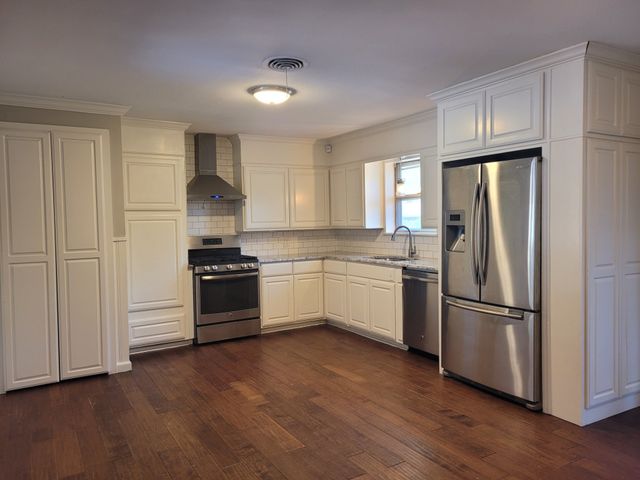 304 Fairmont Avenue, Corsicana, TX 75110