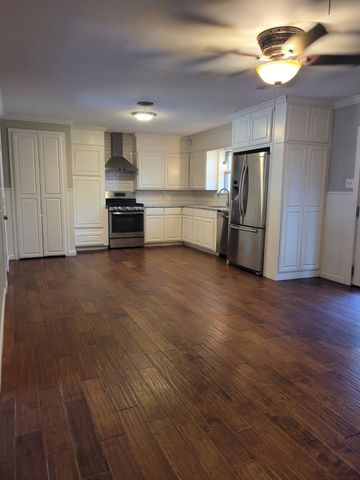 304 Fairmont Avenue, Corsicana, TX 75110