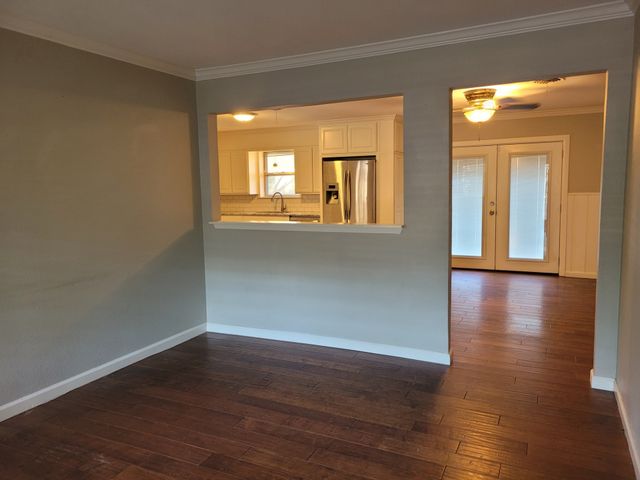 304 Fairmont Avenue, Corsicana, TX 75110