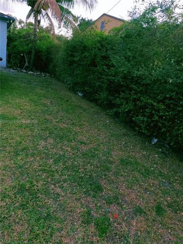 1120 NW 64th St B Side, Miami, FL 33150