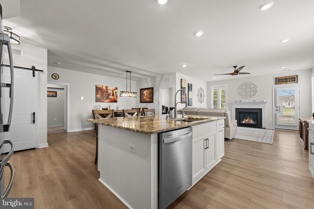 24 SKIPPING STONE LN, Dover, DE 19904