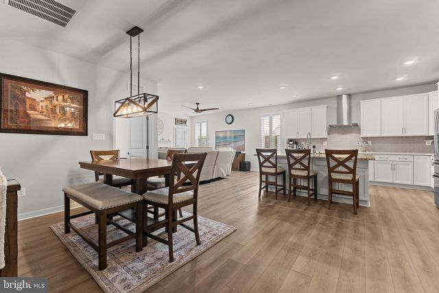 24 SKIPPING STONE LN, Dover, DE 19904