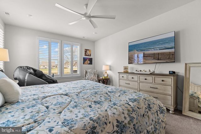 24 SKIPPING STONE LN, Dover, DE 19904