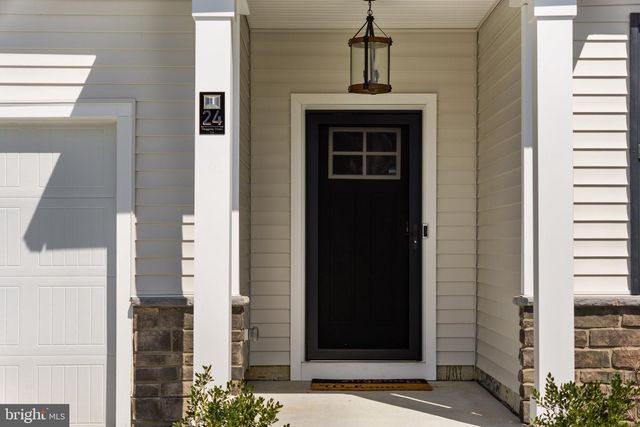 24 SKIPPING STONE LN, Dover, DE 19904