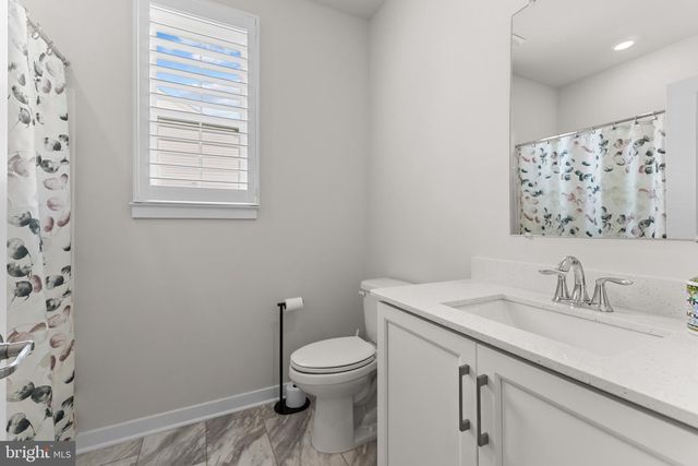 24 SKIPPING STONE LN, Dover, DE 19904