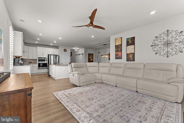 24 SKIPPING STONE LN, Dover, DE 19904