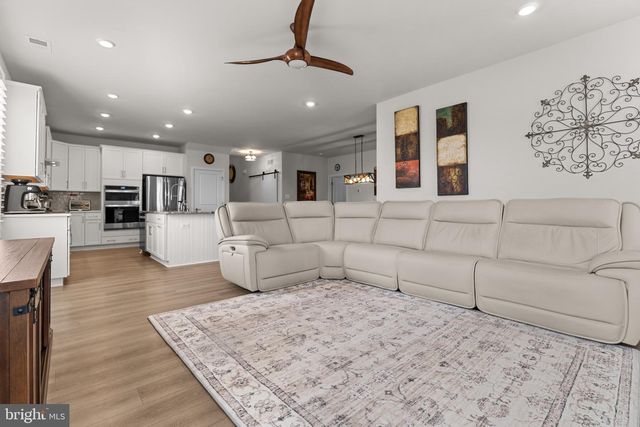 24 SKIPPING STONE LN, Dover, DE 19904