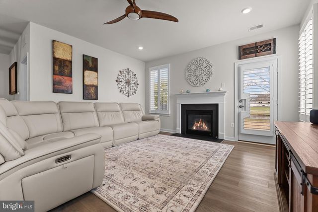 24 SKIPPING STONE LN, Dover, DE 19904