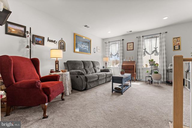 24 SKIPPING STONE LN, Dover, DE 19904