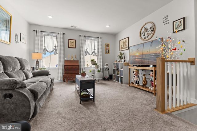 24 SKIPPING STONE LN, Dover, DE 19904