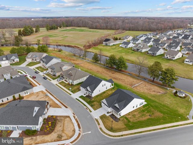 24 SKIPPING STONE LN, Dover, DE 19904