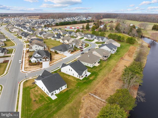 24 SKIPPING STONE LN, Dover, DE 19904