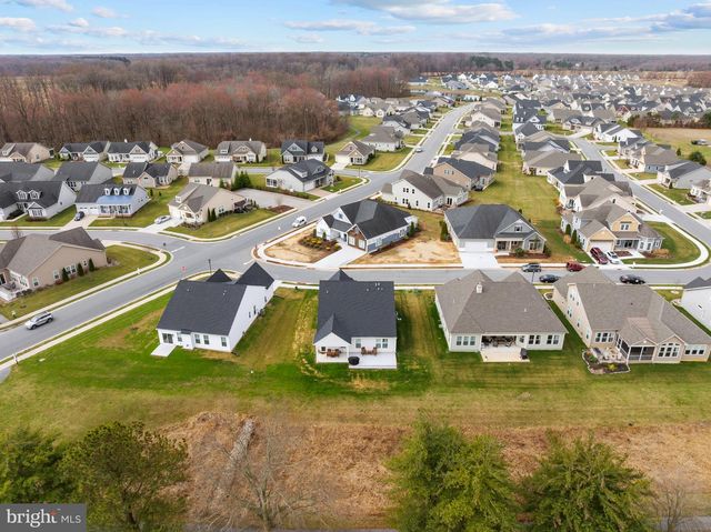 24 SKIPPING STONE LN, Dover, DE 19904