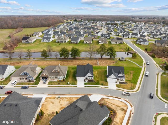 24 SKIPPING STONE LN, Dover, DE 19904