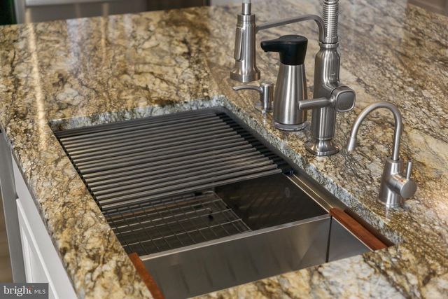 24 SKIPPING STONE LN, Dover, DE 19904