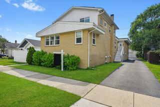 4322 Amelia Avenue, Lyons, IL 60534